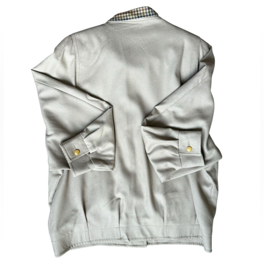 Brian Tucker, beige/houndstooth pure wool jacket with gold buttons size 16. - Picture 2 of 12
